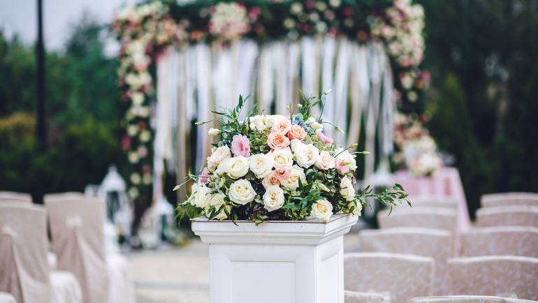 Transform Your Special Occasions with Exotic Flower Decorations in Mumbai